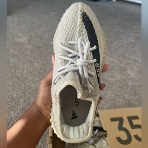 new in box with tags YEEZY BOOST 350 V2 adidas 7M in slate / black